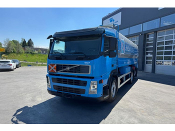 Camión cisterna VOLVO FM 500