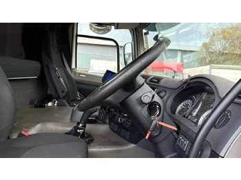 Camión caja cerrada DAF CF 260: foto 5
