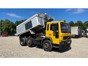 Camión volquete VOLVO FL6