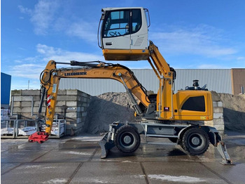 Manipulador de materiales LIEBHERR LH 18 M