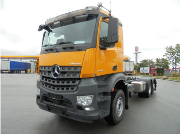 Camión chasis MERCEDES-BENZ Arocs