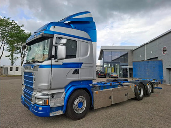 Camión chasis SCANIA R 580