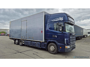 Camión caja cerrada SCANIA R124