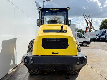 Rodillo Bomag BW211DH-5 - German Machine / Only 1311 Hours: foto 4