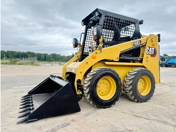 Minicargadora CATERPILLAR 216B3