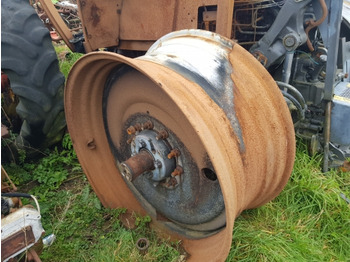 Llanta MASSEY FERGUSON