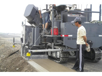 Pavimentadora de encofrado deslizante nuevo Kinglink MC5000 Concrete slipform paver for road ditch and gutter: foto 2