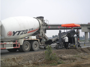 Pavimentadora de encofrado deslizante nuevo Kinglink MC5000 Concrete slipform paver for road ditch and gutter: foto 4