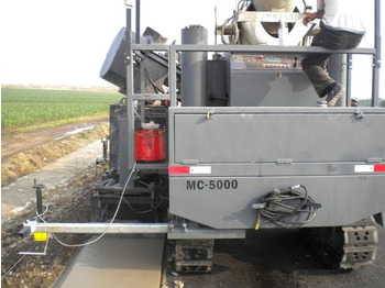 Pavimentadora de encofrado deslizante nuevo Kinglink MC5000 Concrete slipform paver for road ditch and gutter: foto 3