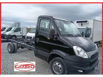 Camión chasis IVECO Daily 35C15