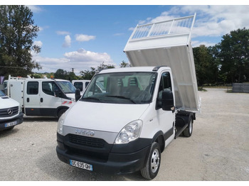 Volquete furgoneta IVECO Daily 35c11