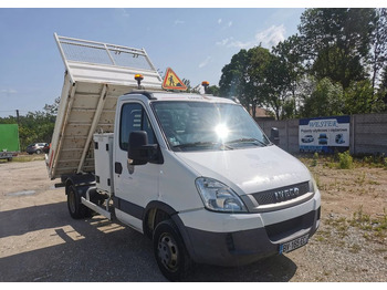 Volquete furgoneta IVECO Daily 35c11