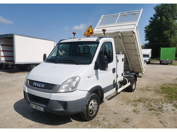 Volquete furgoneta IVECO Daily 35c11