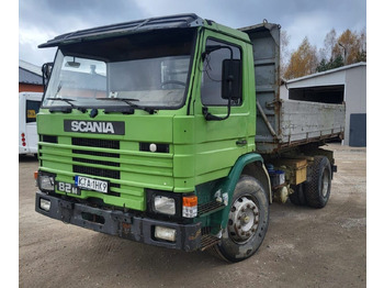Camión volquete SCANIA 82