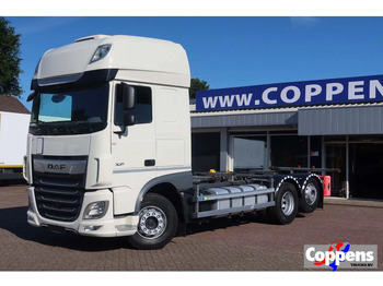 Camión portacontenedore/ Intercambiable DAF XF 106 450