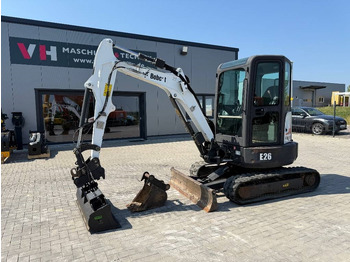 Miniexcavadora BOBCAT E26
