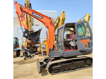 Excavadora de cadenas DOOSAN DH60-7