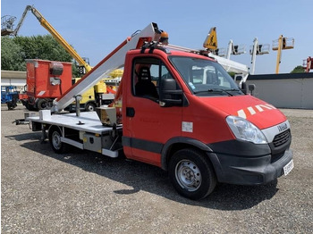 Camión con plataforma elevadora IVECO Daily