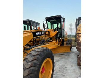 Maquinaria de construcción CATERPILLAR 140K