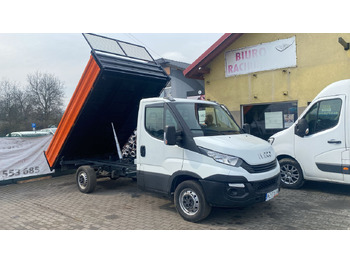 Volquete furgoneta IVECO Daily