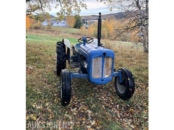 Tractor FORD