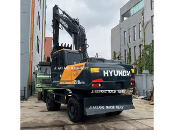 Excavadora de ruedas HYUNDAI