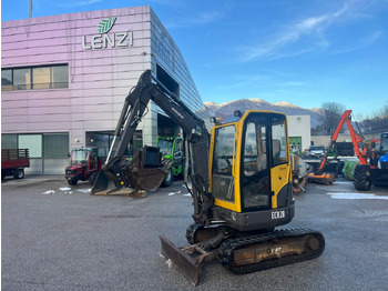 Miniexcavadora VOLVO ECR28