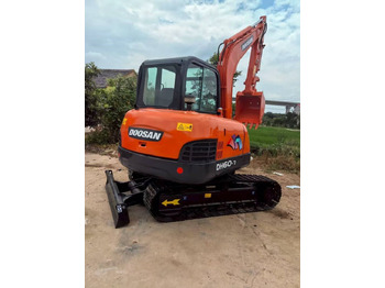 Miniexcavadora DOOSAN DH60