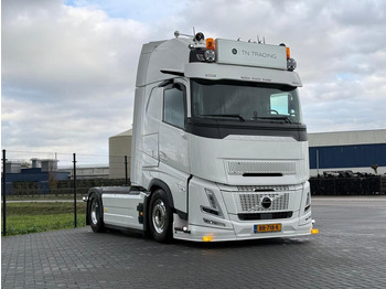Cabeza tractora VOLVO FH13 460