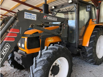 Tractor RENAULT