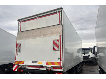 Camión caja cerrada Iveco 140e28 euro 6 *48000 km: foto 2