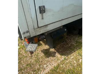 Camión caja cerrada iveco 75e190: foto 2