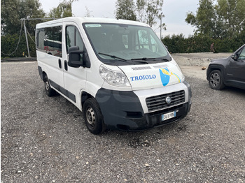 Minibús FIAT Ducato
