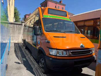 Minibús IVECO Daily