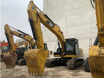 Excavadora de ruedas CATERPILLAR 323D2L
