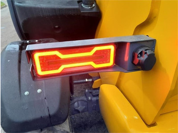 Manipulador telescópico - - - EUROTRAC TH25.6: foto 5 Manipulador telescópico - - - EUROTRAC TH25.6: foto 5