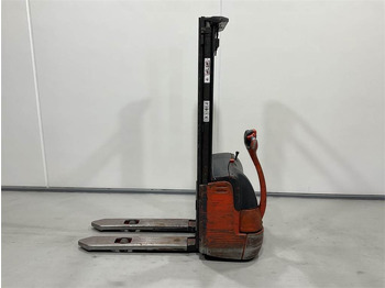 Apilador Linde L12: foto 3 Apilador Linde L12: foto 3