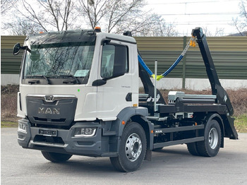 Camión volquete MAN TGM 18.320