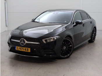 Sedan MERCEDES-BENZ