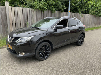 Coche NISSAN
