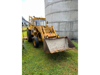Tractor MASSEY FERGUSON