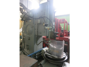 Máquina para metal