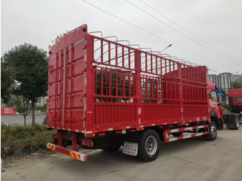 Camión caja cerrada HOWO: foto 2 Camión caja cerrada HOWO: foto 2