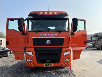 Cabeza tractora SINOTRUK HOWO