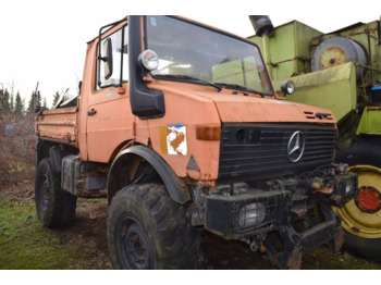 Vehículo municipal UNIMOG U1200