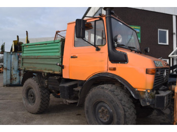 Vehículo municipal UNIMOG U1200