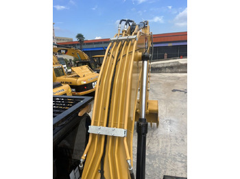 Excavadora de cadenas CATERPILLAR 323D2L
