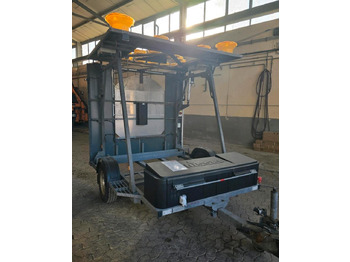 Remolque Nissen FAT LED Absperrtafel VZ616 Verkehrssicherungsanhänger Arbis Verkehrsleittafel Verkehrsleitanhänger Horizont GPS: foto 4 Remolque Nissen FAT LED Absperrtafel VZ616 Verkehrssicherungsanhänger Arbis Verkehrsleittafel Verkehrsleitanhänger Horizont GPS: foto 4