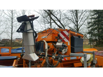 Esparcidor de sal UNIMOG
