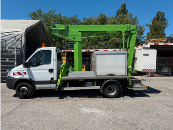 Camión con plataforma elevadora IVECO Daily